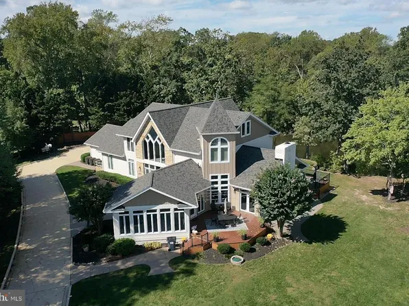 23495 River Rd, Lexington Park, MD 20653