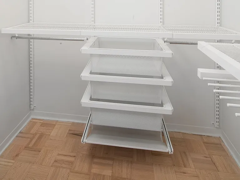 Walk-in closet