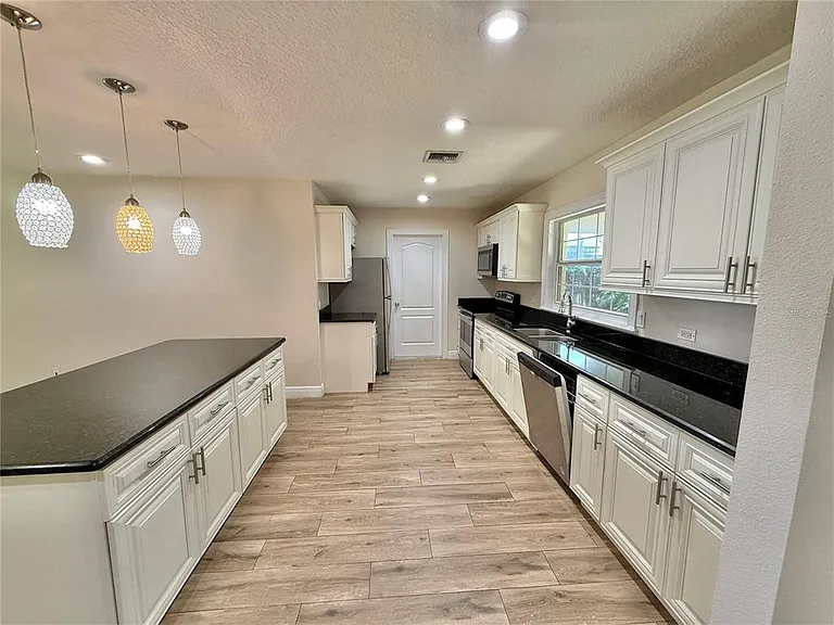 2810 Flowertree Rd — Photo 5
