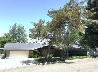 2215 Oak Crest Dr, Riverside, CA 92506