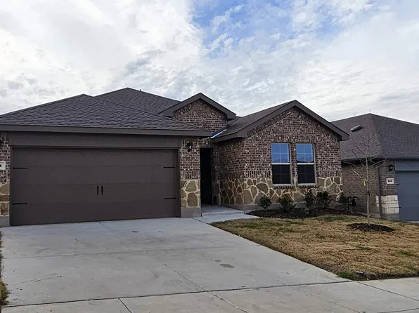 934 Newport Dr, Ferris, TX 75125
