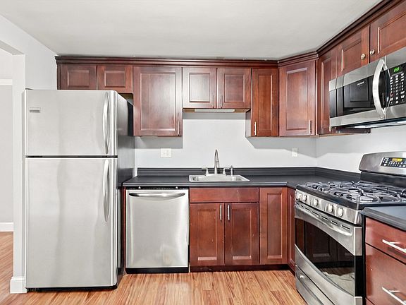 5th image of 13 Cross St APT 11
