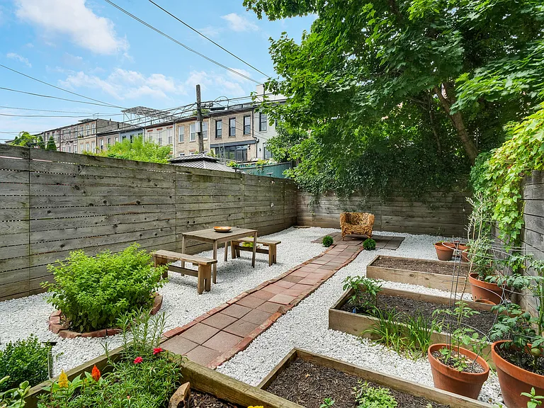 629 Putnam Ave #2 — Photo 6