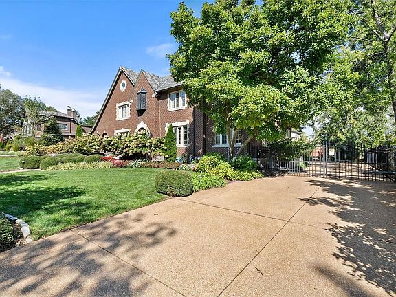 5th image of 7355 Westmoreland Dr