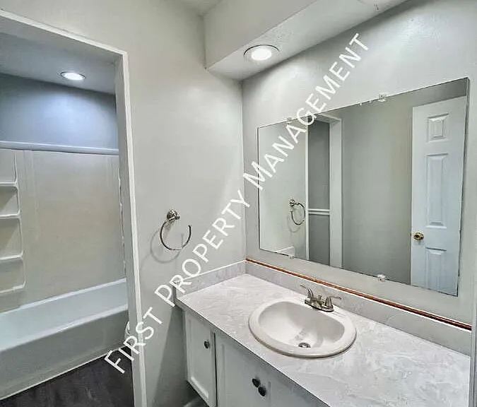 4794 Forest Wood Ln #B — Photo 6