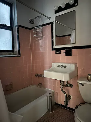 Rented by Eric Goodman Realty Corp | media 6