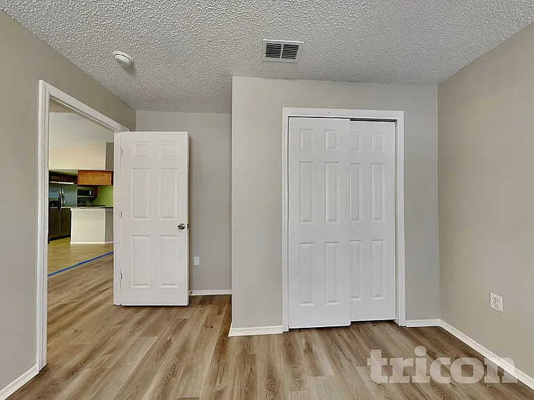 1910 Lillian Ave — Photo 11