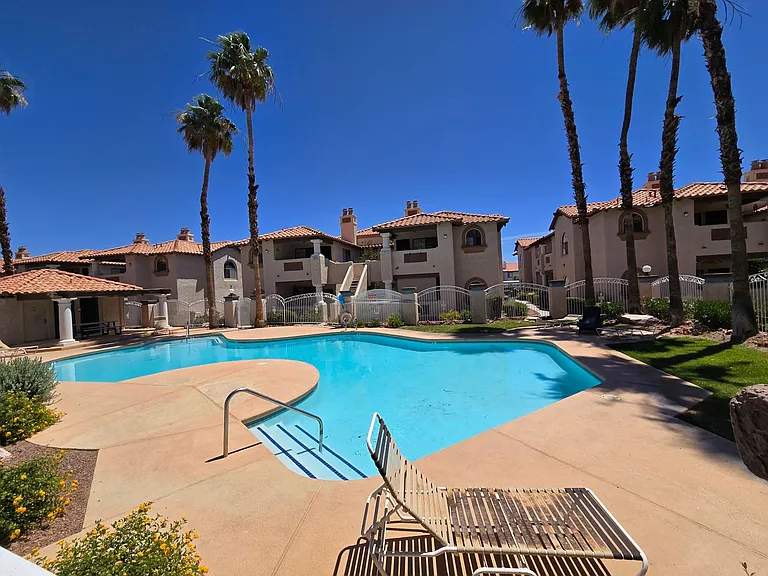 1421 Santa Margarita St #G — Photo 26