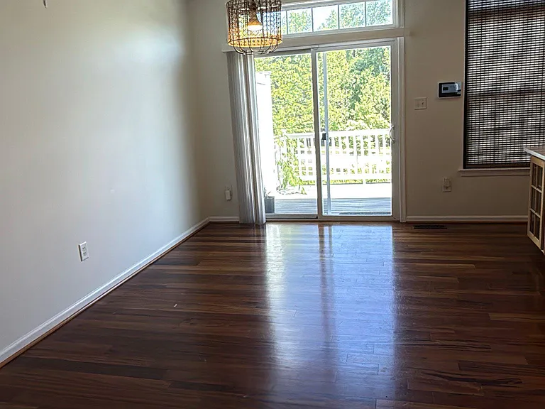 7581 Taunton Ct — Photo 7