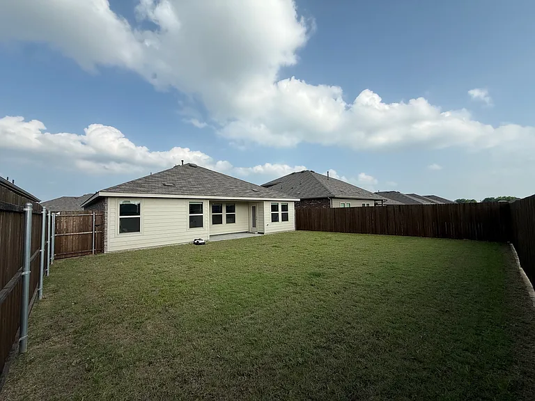 305 Charmed Way — Photo 38