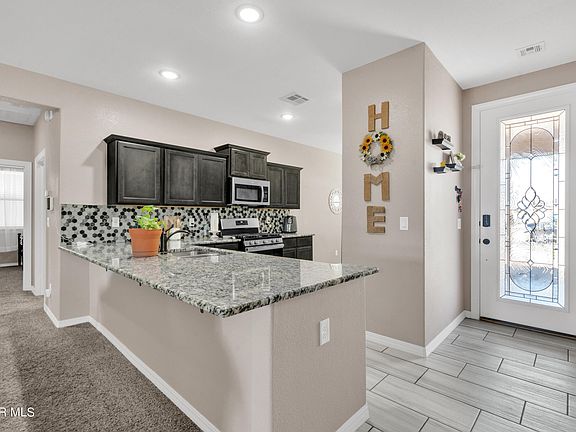 4th image of 3909 Desert Bluff Dr