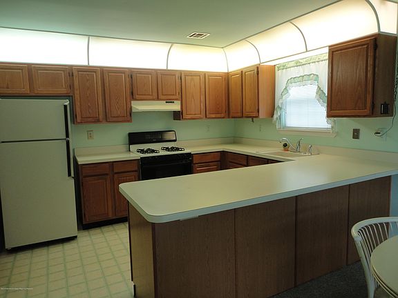 5th image of 191 Canterbury Ln