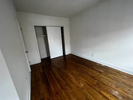 Rented by Salon Realty Corp | media 12