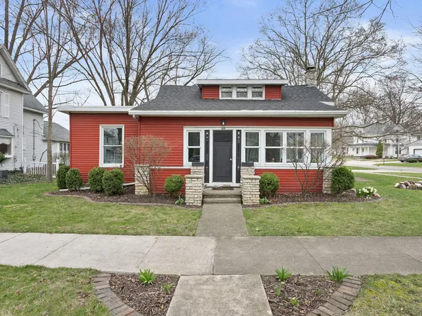 216 S Elkhart St, Wakarusa, IN 46573