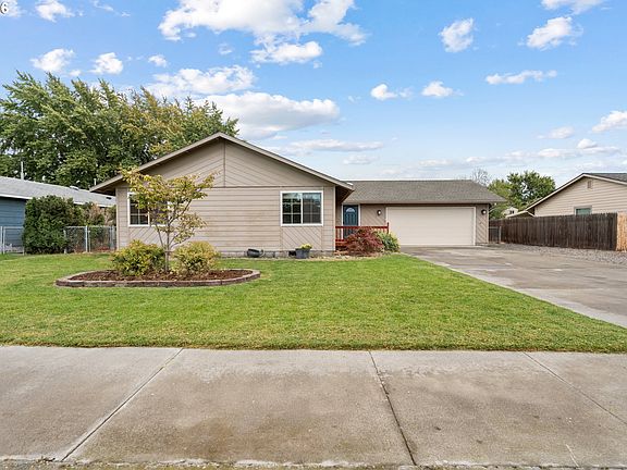 2nd image of 835 SW 13th Pl