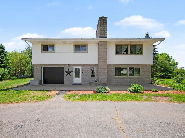 119 Diversy Dr, Brooklyn, MI 49230