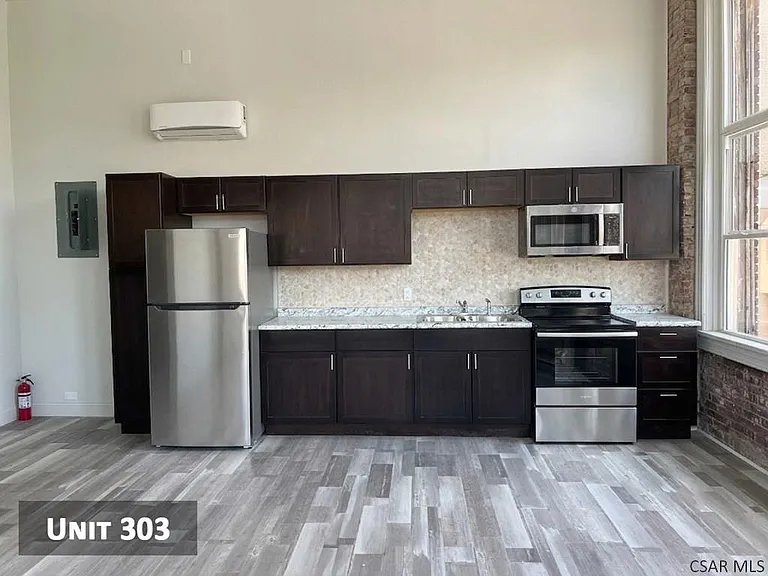 500 Main St #201 — Photo 14