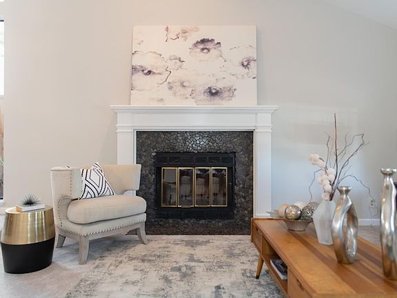 5th image of 611 Merlot Dr