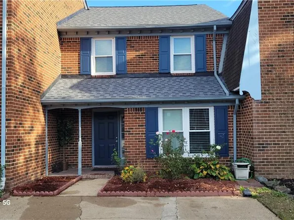 302 Boerum Ct, Virginia Beach, VA 23452