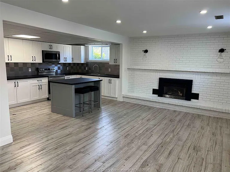 511 Gauthier Dr — Photo 2