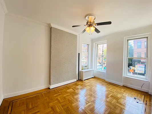 Rented by Mae Equities | media 17