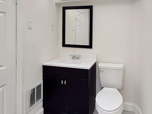 4th image of 2317 W Cumberland St