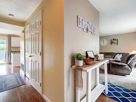 2nd image of 6039 Pine Glen Ln