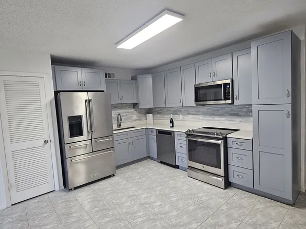 2295 Americus Blvd E APT 59, Clearwater, FL 33763