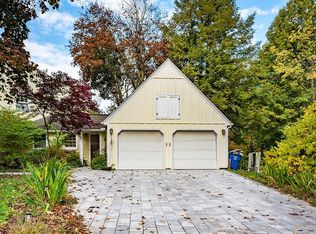 1198 Warrington Dr, Ann Arbor, MI 48103