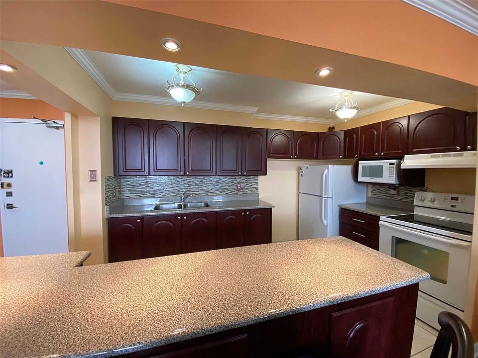 2nd image of 2825 Islington Ave #804