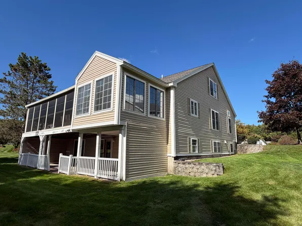 12 Twin Pond Circle, Exeter, NH 03833