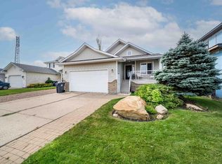 110 N Redcliff Way SW, Redcliff, AB T0J2P0
