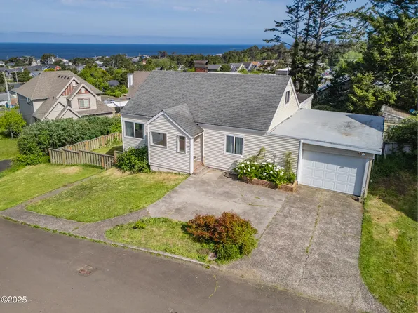 1749 NE 19th St, Lincoln City, OR 97367