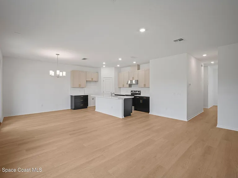 4374 Masthead Ave — Photo 14