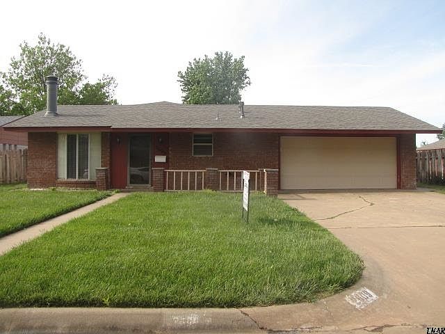 1st image of 2609 Larkspur Ln
