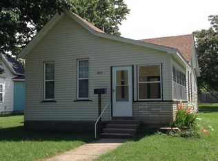 507 3rd St, Monett, MO 65708