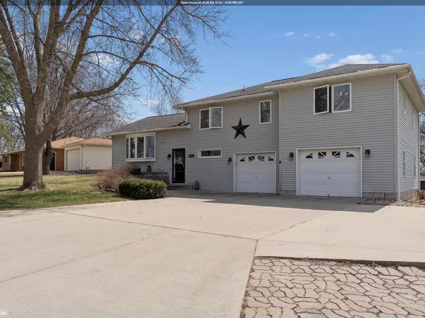 201 Fairway Dr, Clear Lake, IA 50428