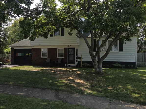 1305 Yellowstone Dr, Newark, DE 19713
