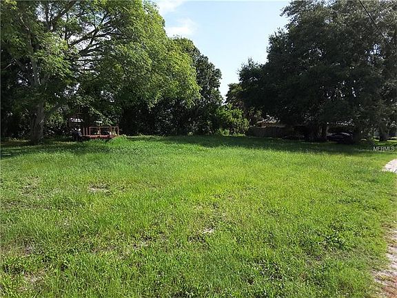 3rd image of 1 Oak Ave