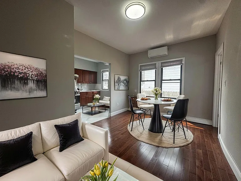 111 Hawthorne St #1 — Photo 15