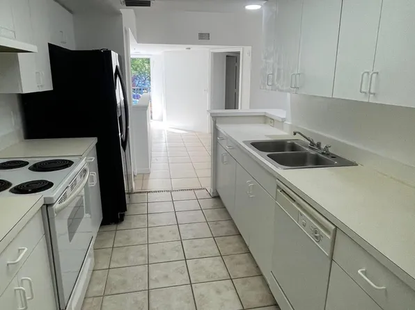 4199 N Haverhill Rd APT 103, West Palm Beach, FL 33417