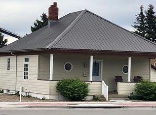 402 E 2nd St, Winner, SD 57580