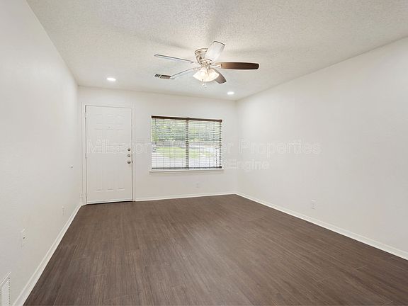 5th image of 1829 Ridgewood Rd