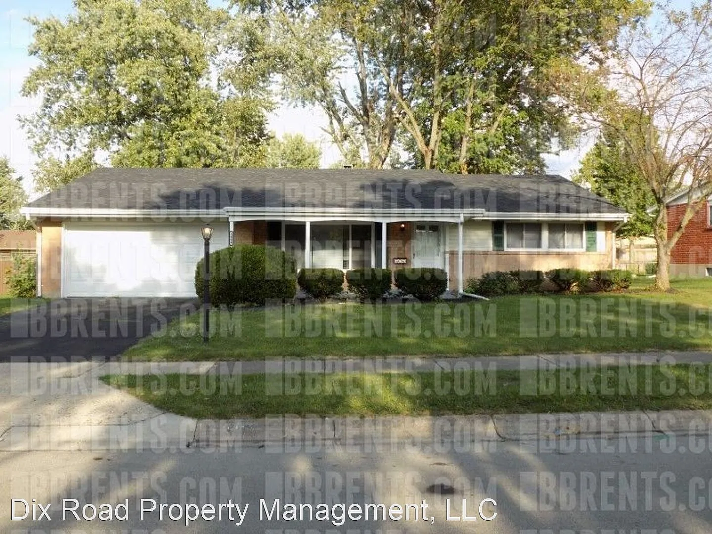 1006 Hazel Ave photo 1