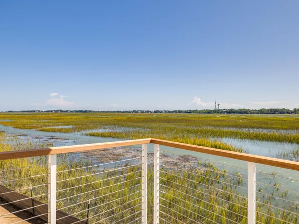 225 Little Oak Island Dr #225, Folly Beach, SC 29439