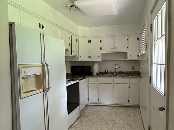 5th image of 8436 Nathan Ave