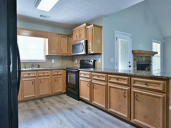 5th image of 23 Cedarwood Ct