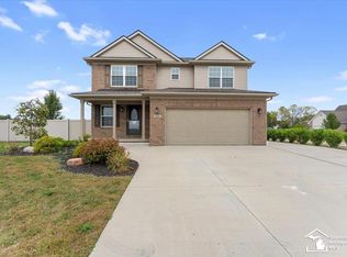 2142 Carson Ln, Monroe, MI 48162