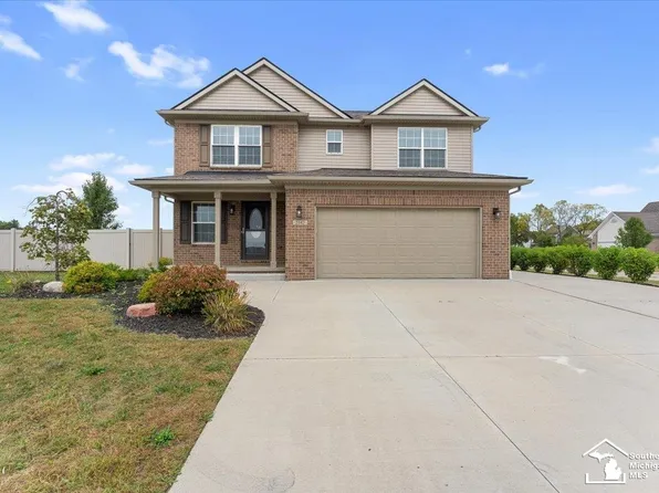 2142 Carson Ln, Monroe, MI 48162