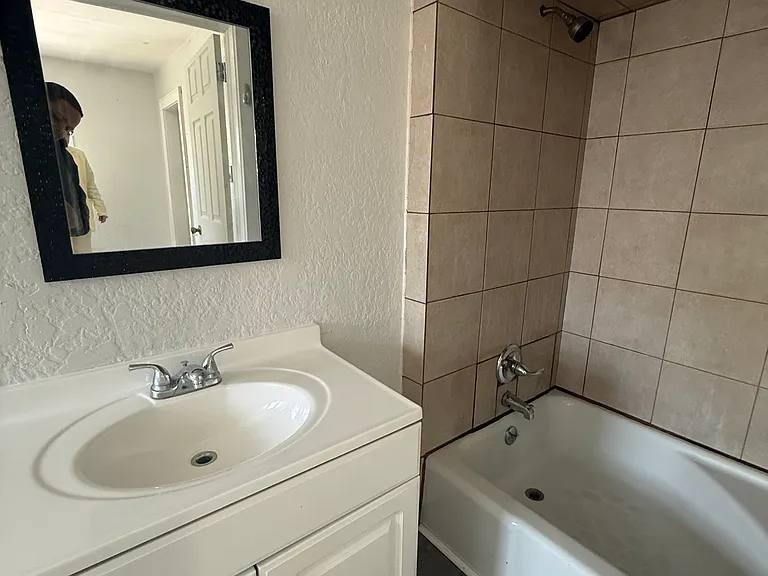 502 Oak St #4 — Photo 5